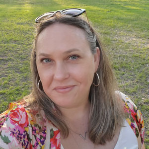 Anne Ruthstrom headshot